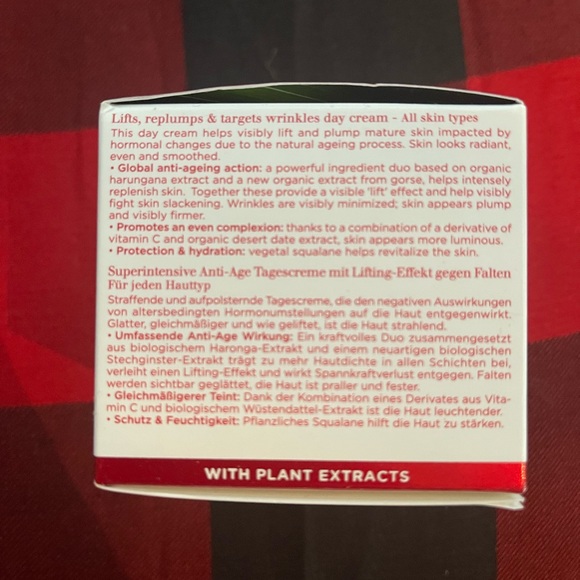 Clarins Super Restorstive Day Cream All Skin types - Picture 5 of 7